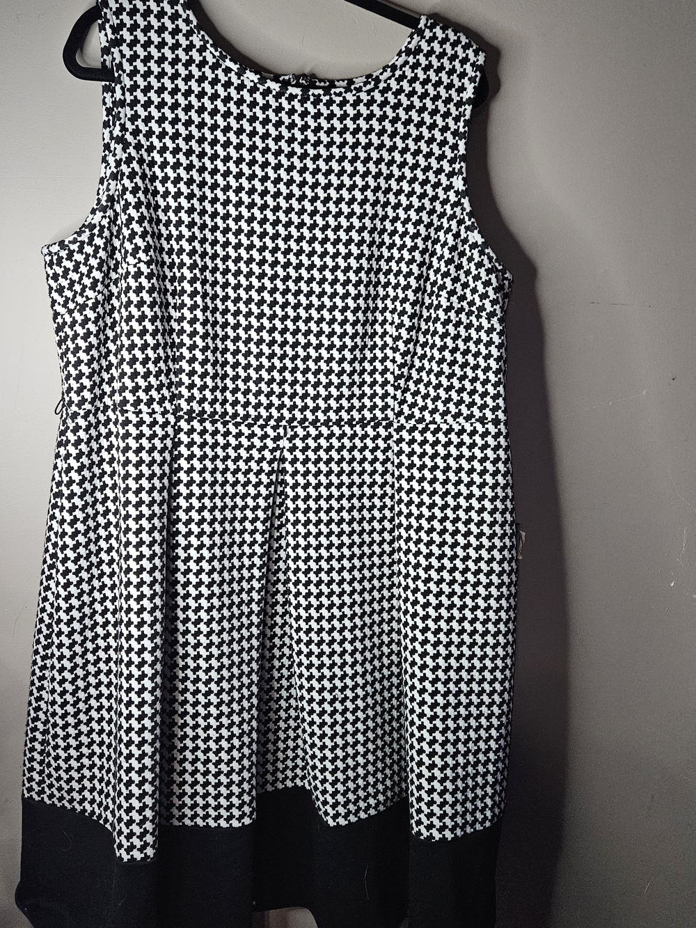 Calvin Klein Black and White Houndstooth Dress Top